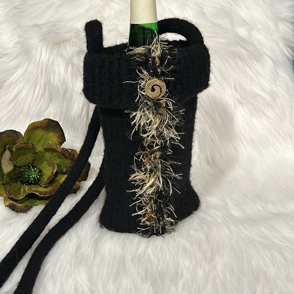 🌷Wine Bottle Cozy Festive Holiday Season - Picture 4 of 9